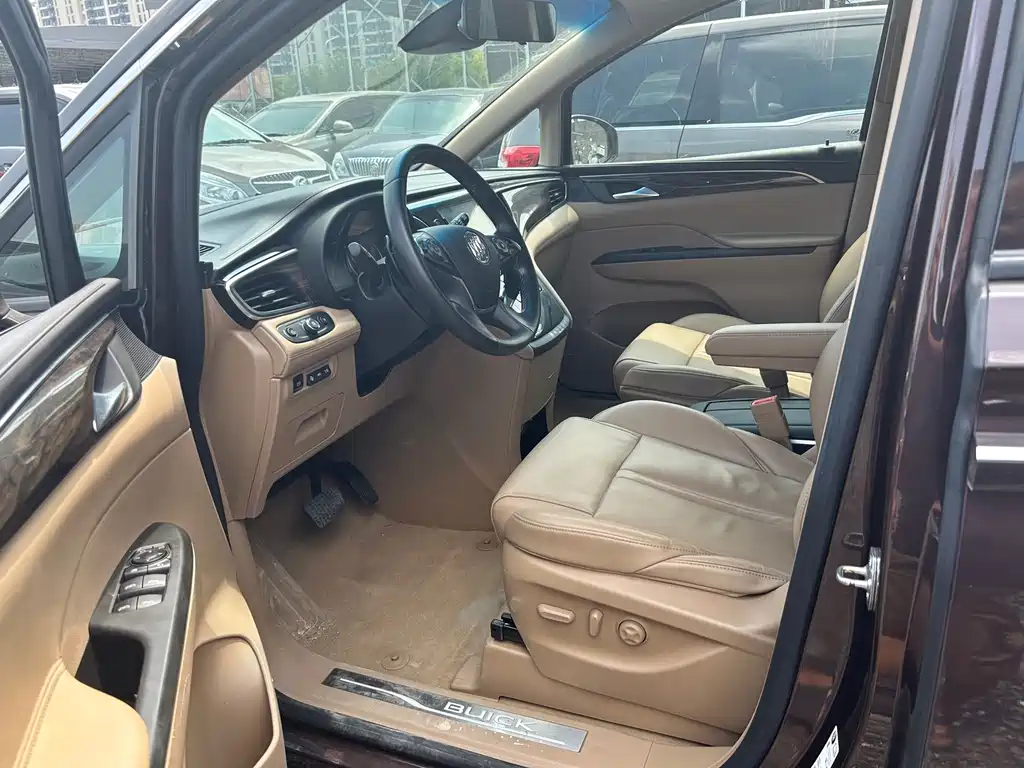 Buick GL8 — миниатюра 8