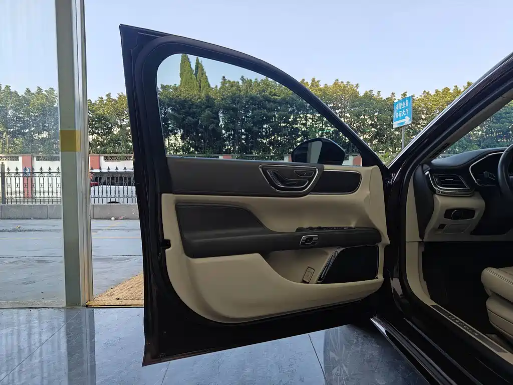 Lincoln Continental — миниатюра 8