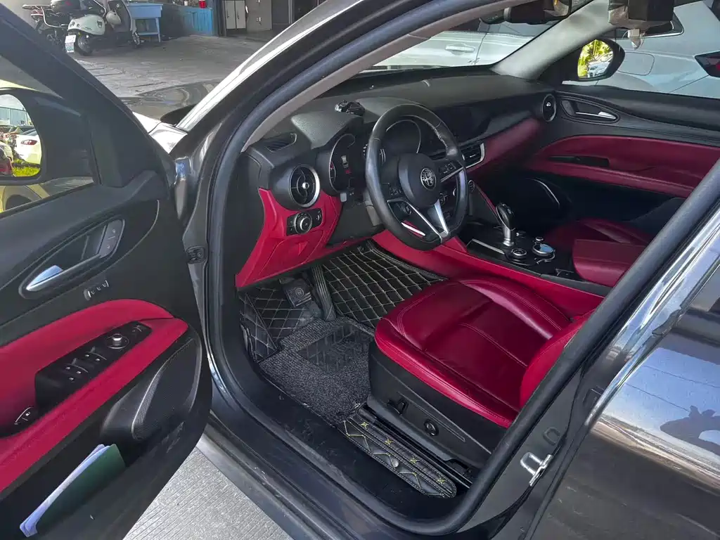 Alfa Romeo Stelvio — миниатюра 5