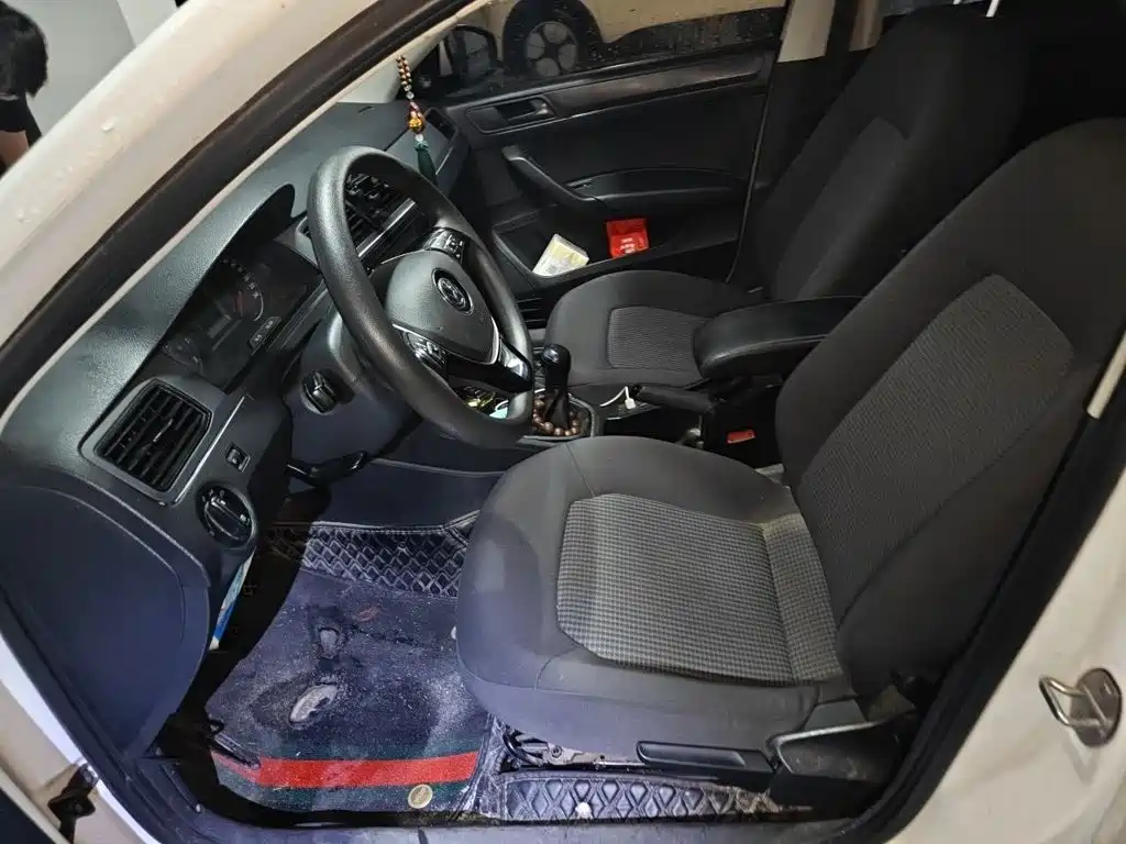 Volkswagen Santana — миниатюра 8