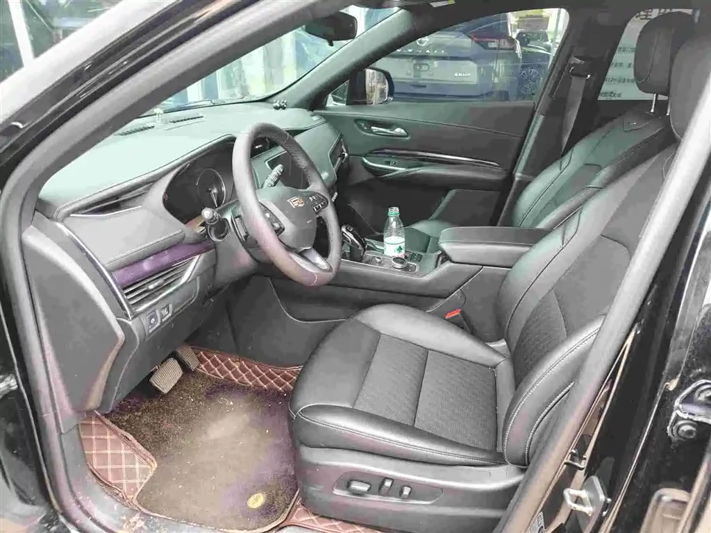 Cadillac XT4 — миниатюра 5