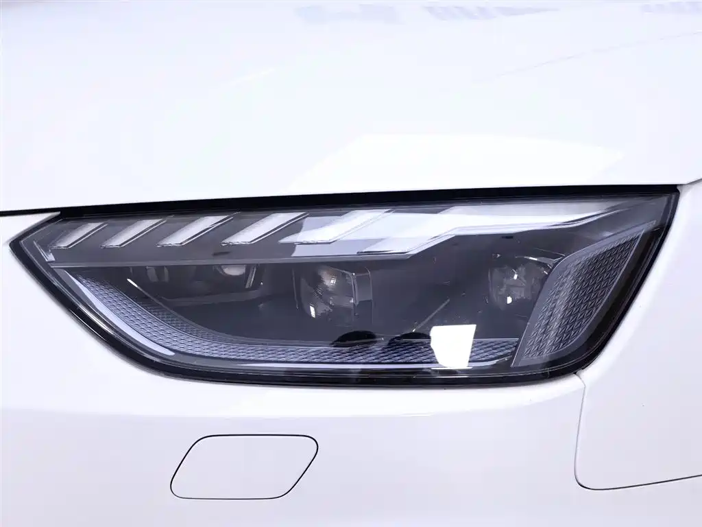 Audi A4L 2024 40 TFSI Luxury