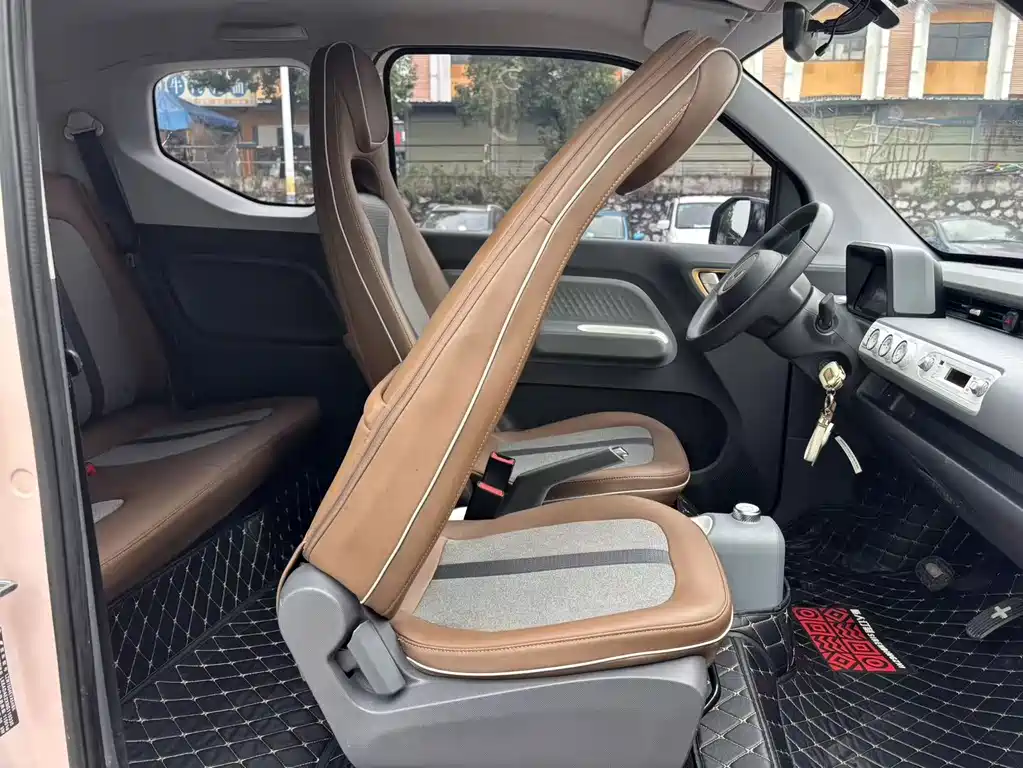 Wuling MINIEV — миниатюра 6