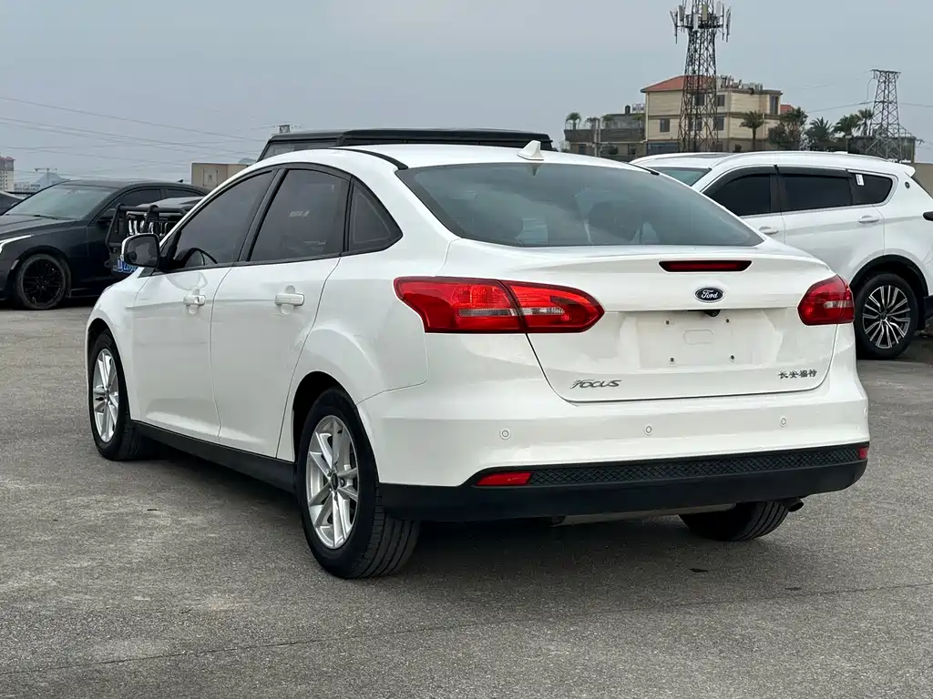 Ford Focus — миниатюра 6