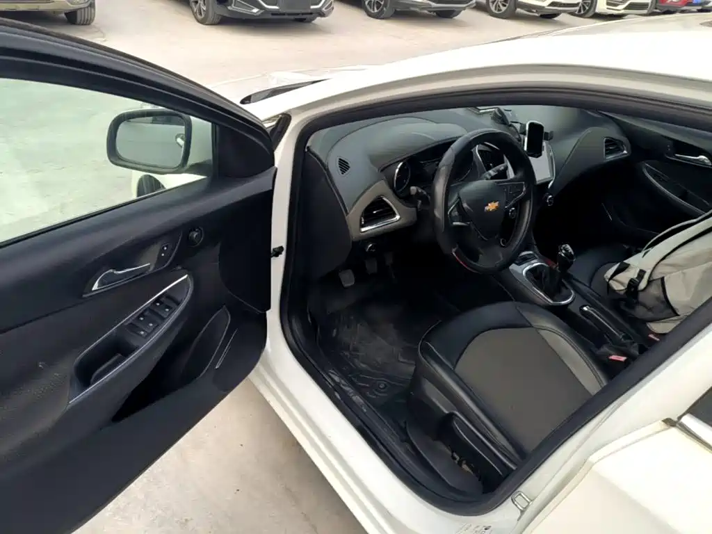 Chevrolet Cruze — миниатюра 16