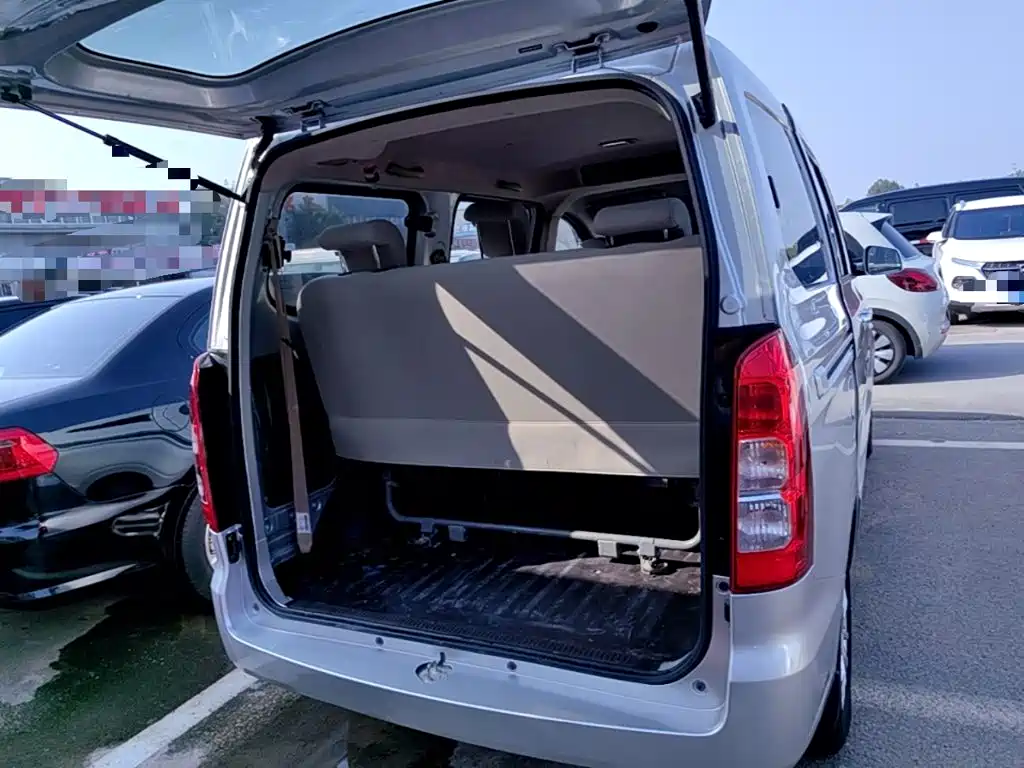 Wuling Hongguang V — миниатюра 19
