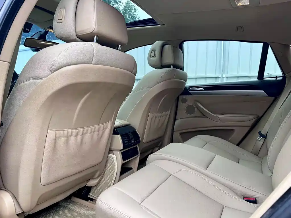 BMW X6 — миниатюра 10