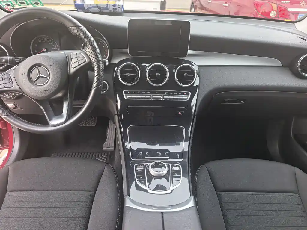 Mercedes-Benz GLC (Import) — миниатюра 7