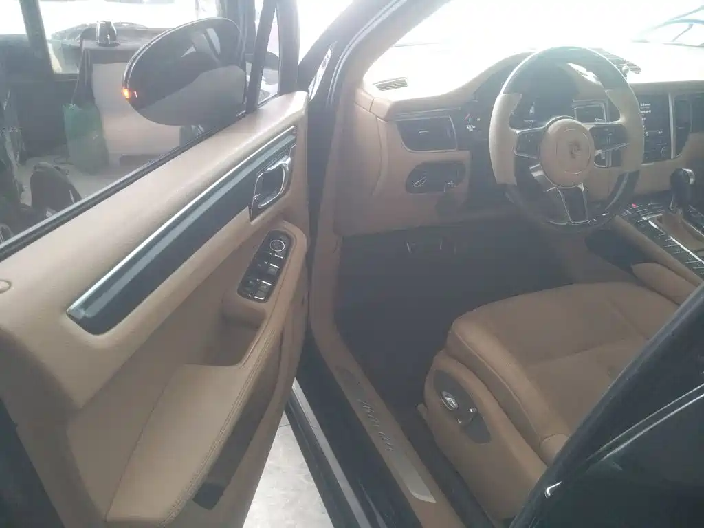 Porsche Macan — миниатюра 13