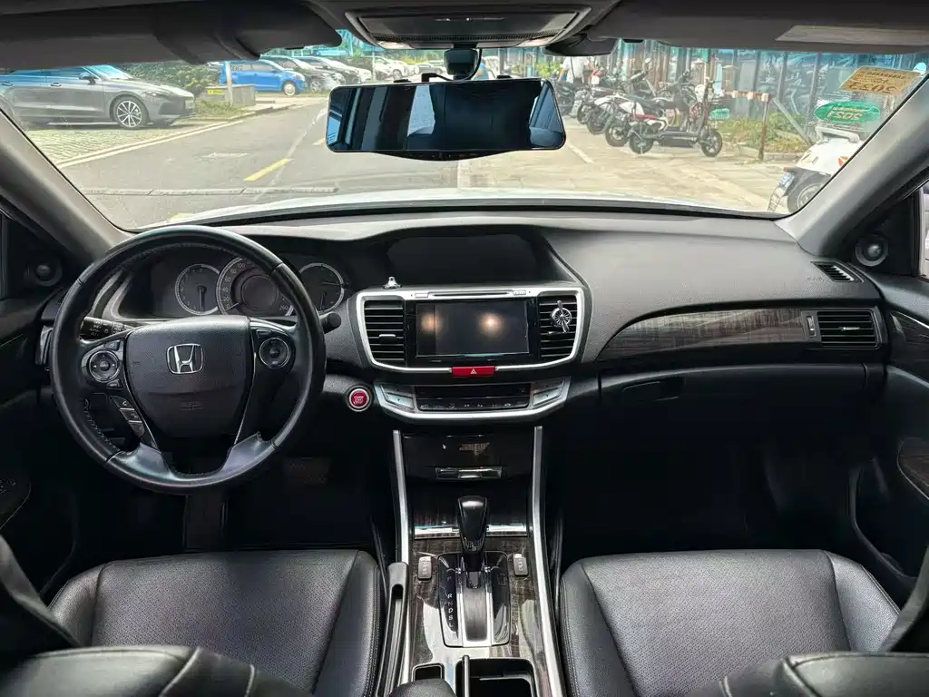 Honda Accord — миниатюра 4