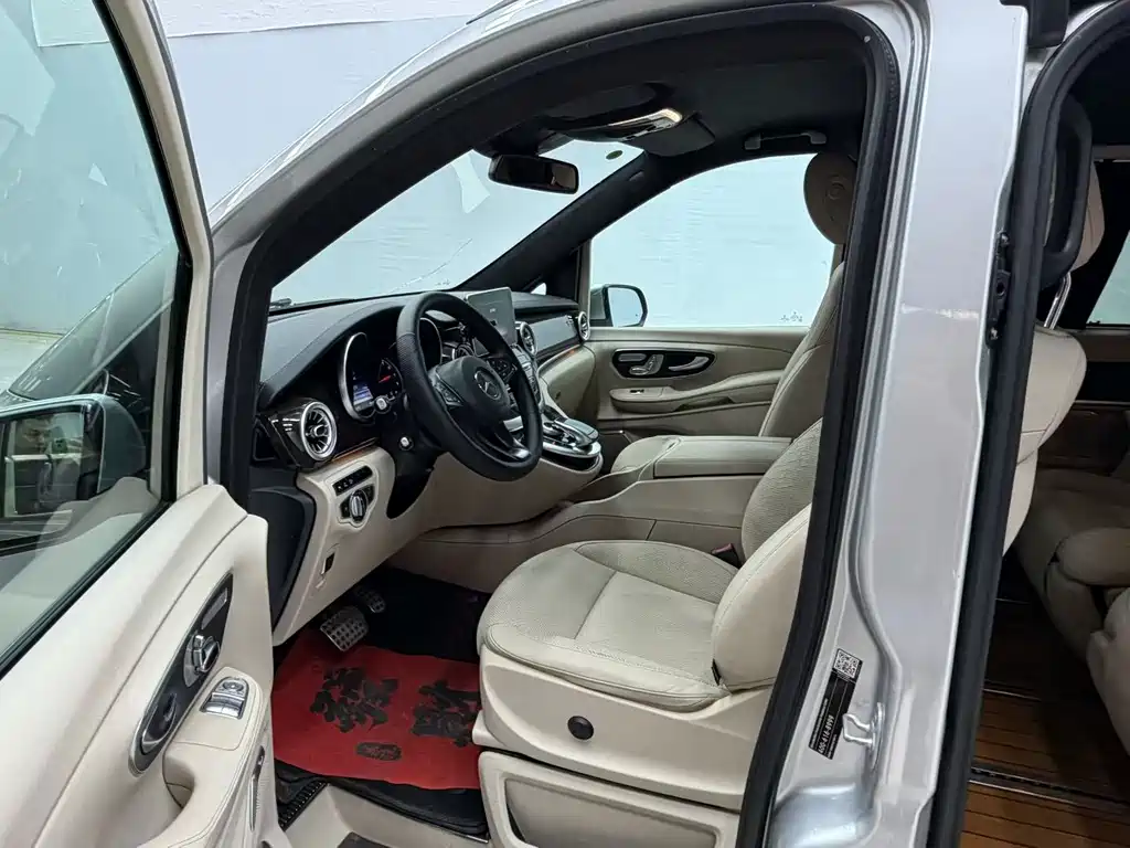 Mercedes-Benz V-Class — миниатюра 5