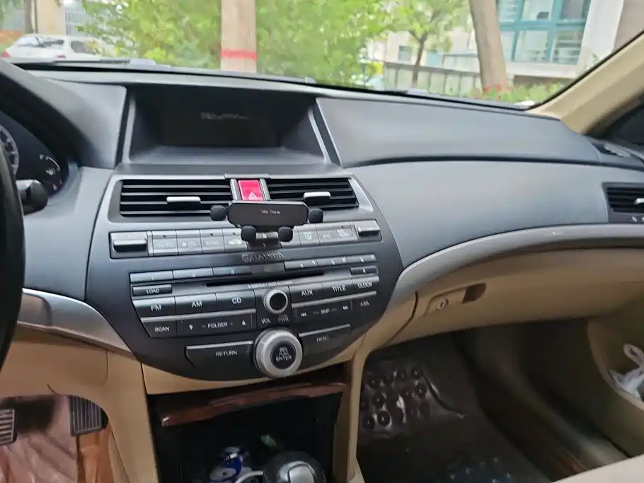 Honda Accord — миниатюра 13