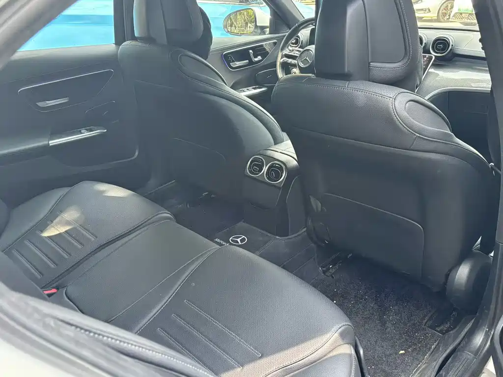 Mercedes-Benz C-Class — миниатюра 4