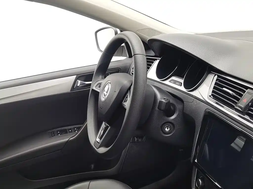Skoda Rapid — миниатюра 22
