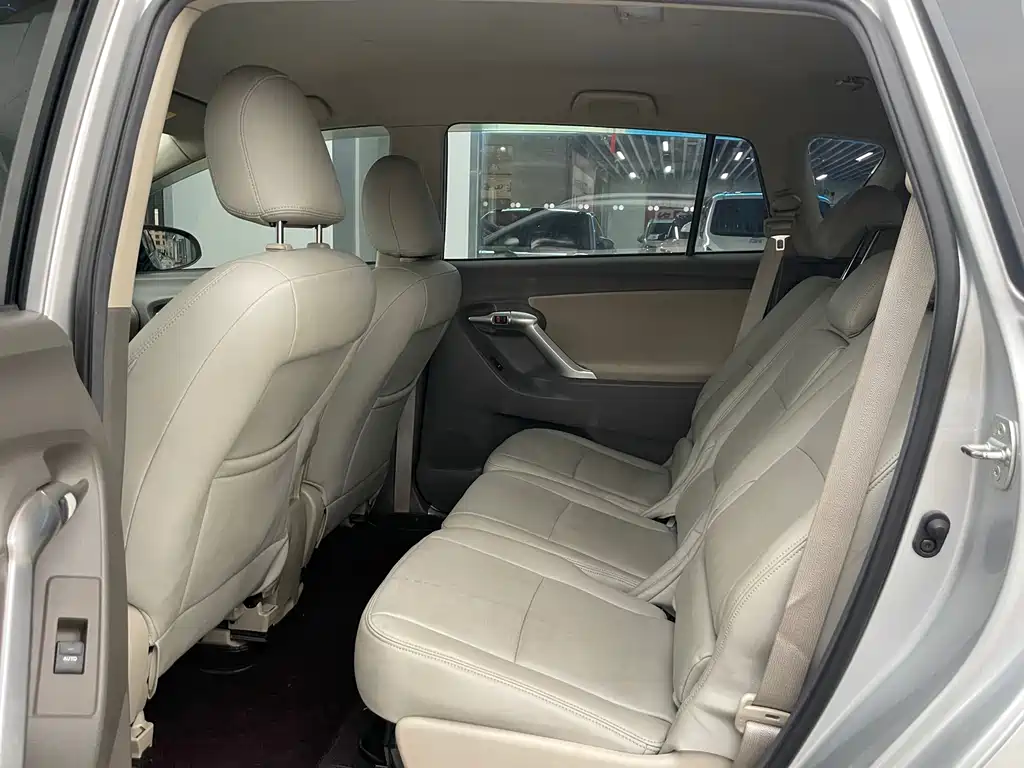 Toyota Verso — миниатюра 6