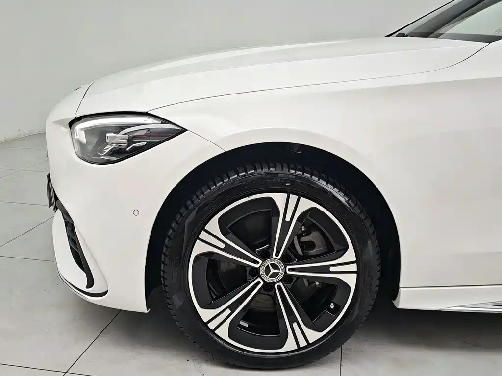 Mercedes-Benz C-Class — миниатюра 2