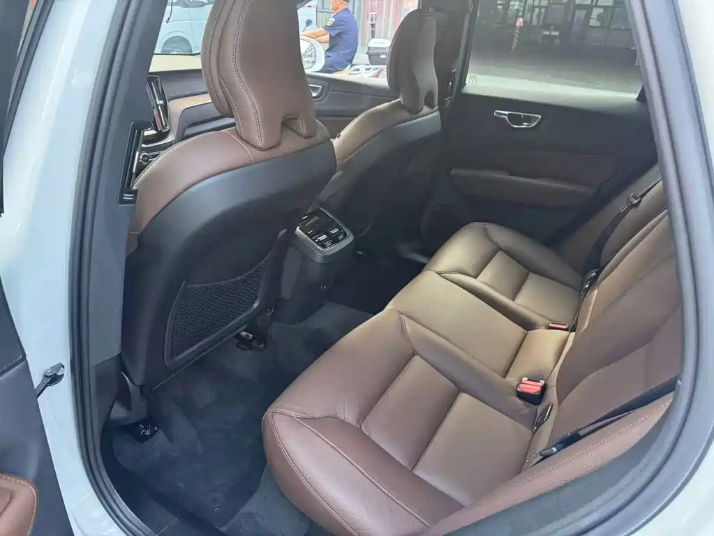 Volvo XC60 — миниатюра 8
