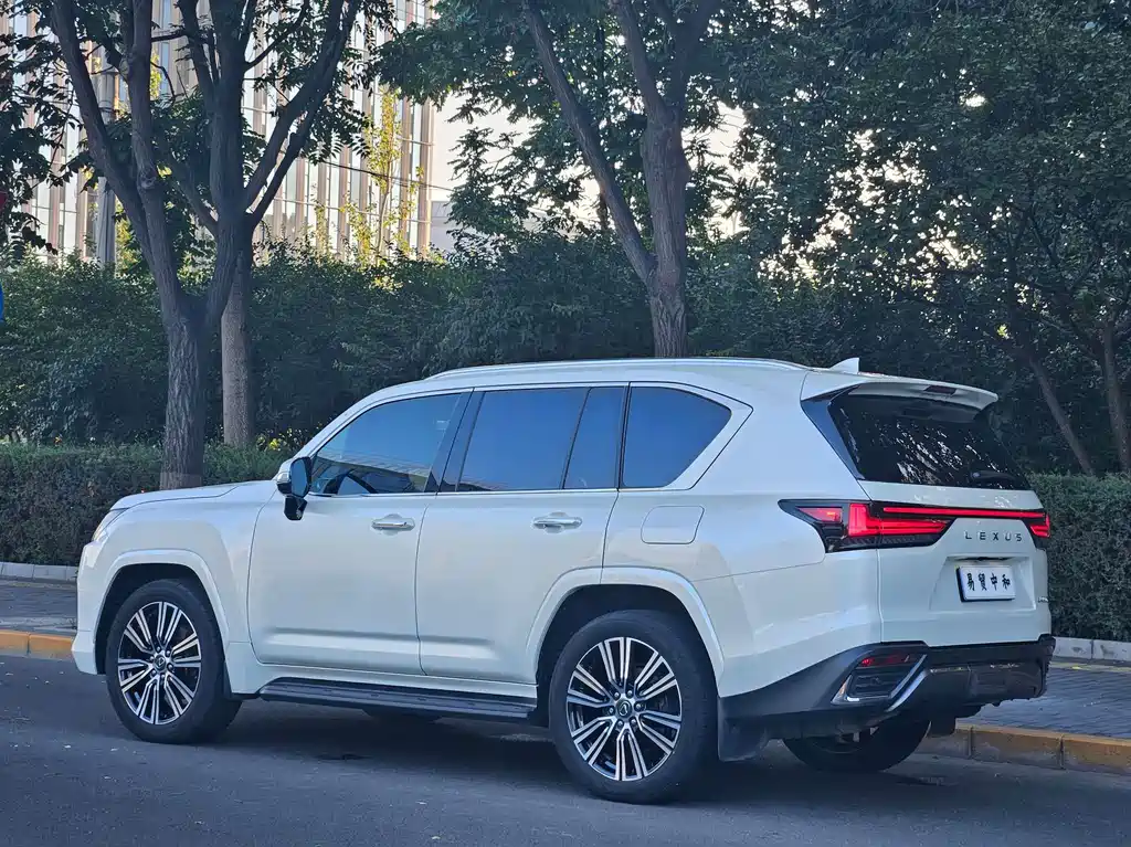 Lexus LX — миниатюра 3