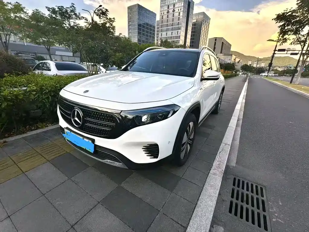 Mercedes-Benz EQB