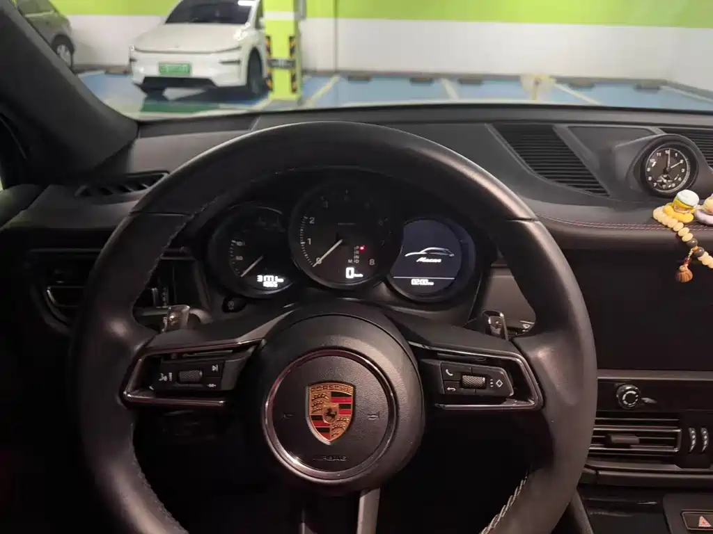 Porsche Macan — миниатюра 6