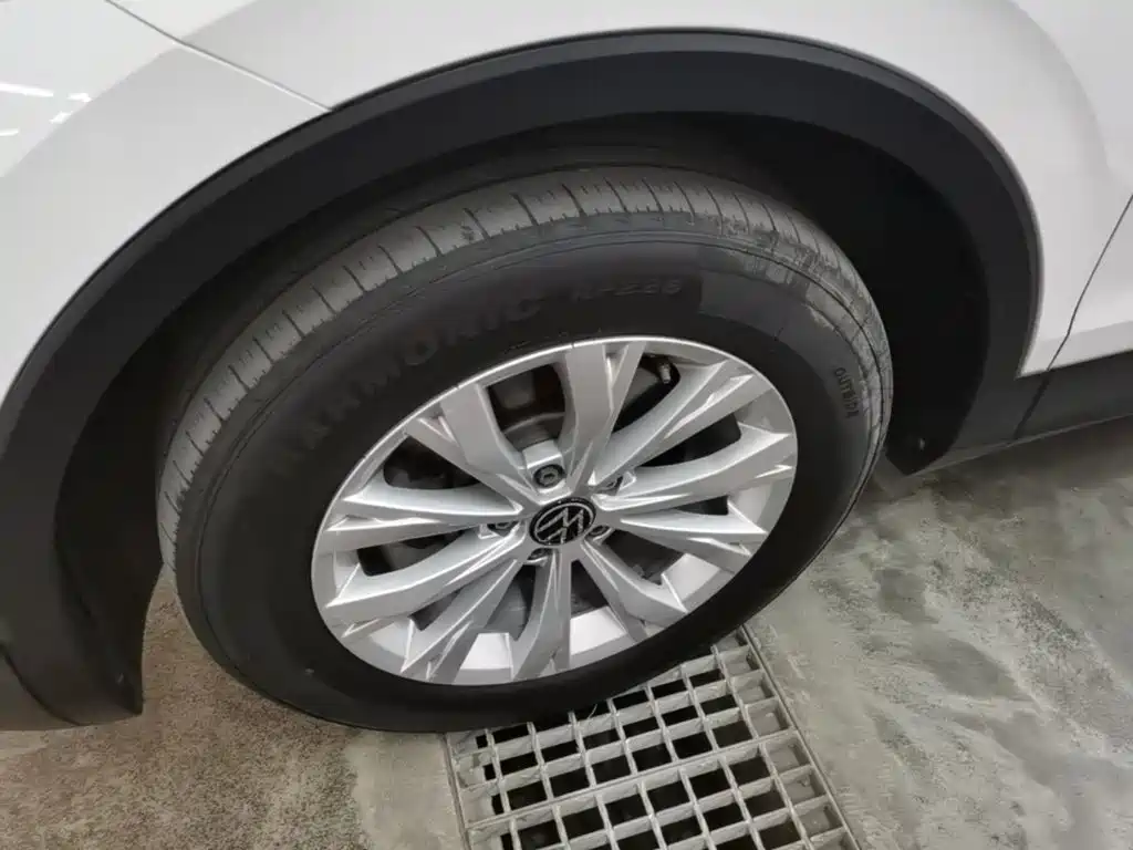 Volkswagen Tiguan L — миниатюра 23