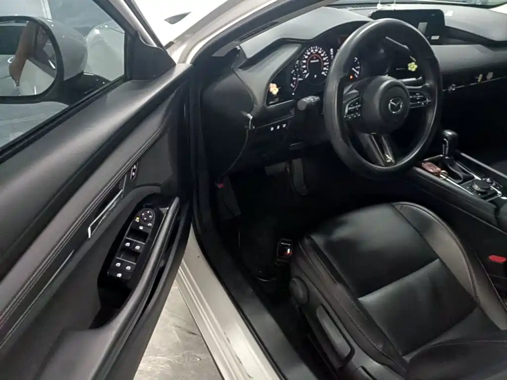 Mazda 3 Axela — миниатюра 16