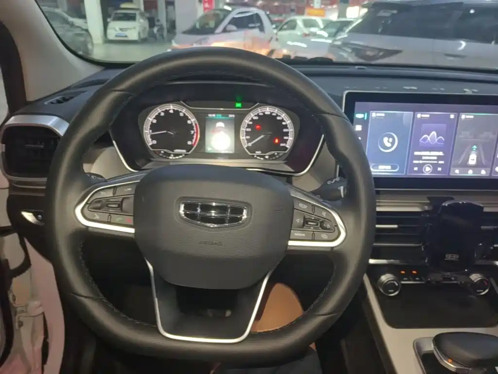 Geely Binyue — миниатюра 11