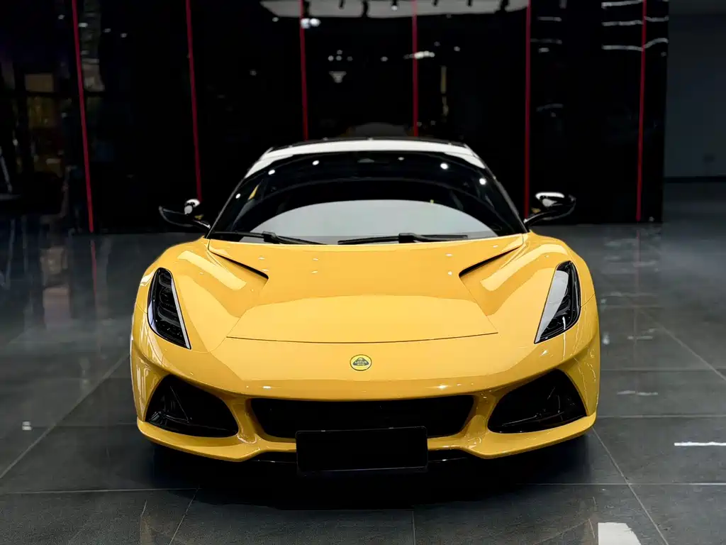 Lotus Emira — миниатюра 2