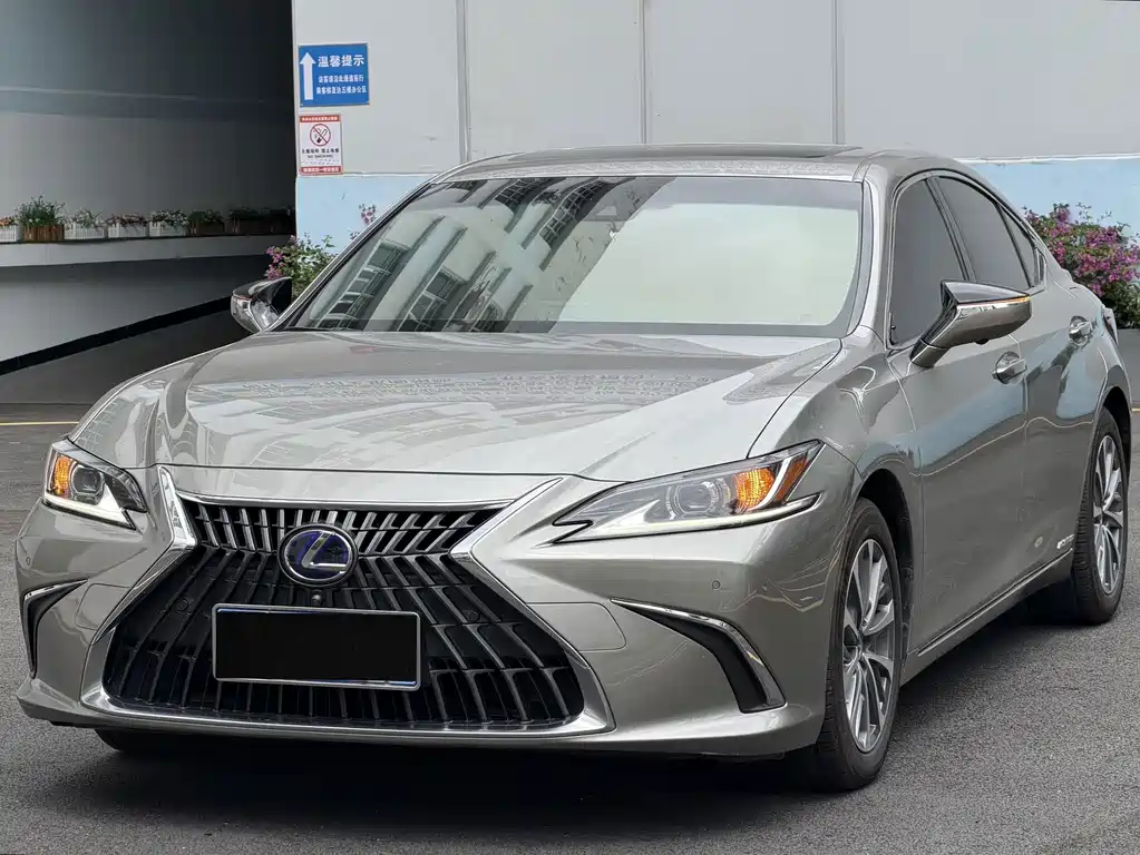 Lexus ES 2021 300h