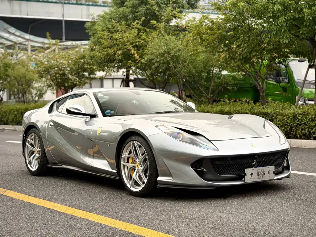 Ferrari 812 — миниатюра 3