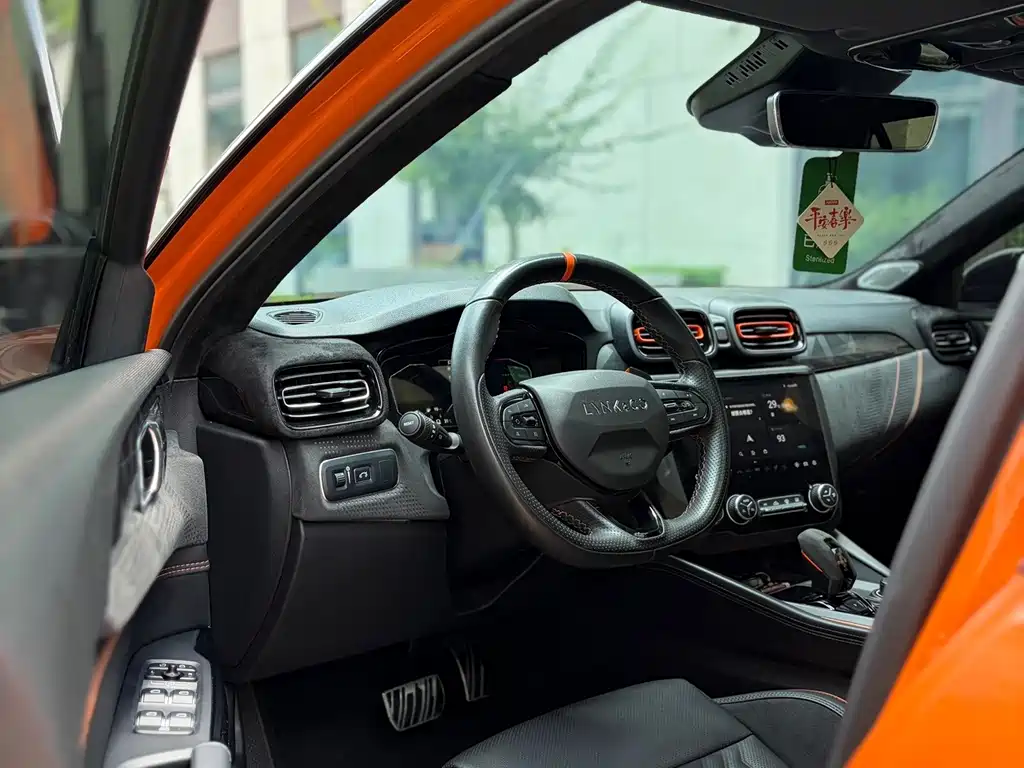 Lynk & Co 02 Hatchback — миниатюра 9