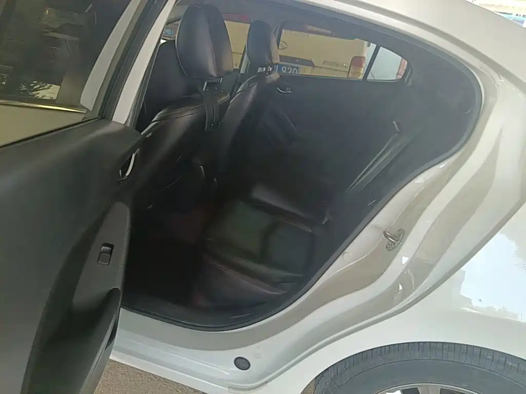 Mazda 3 Axela — миниатюра 17