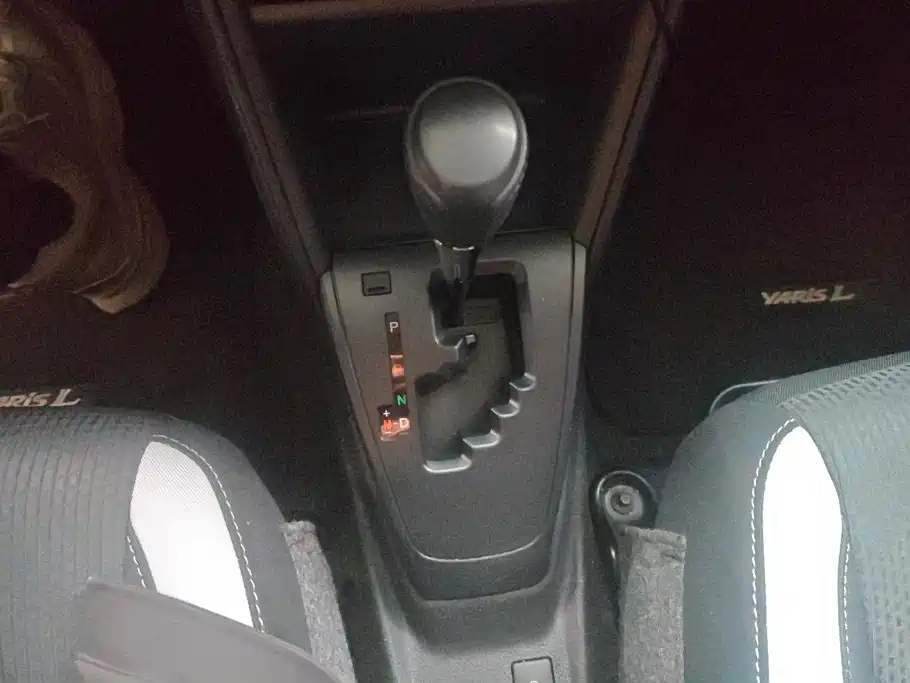 Toyota Yaris L — миниатюра 16