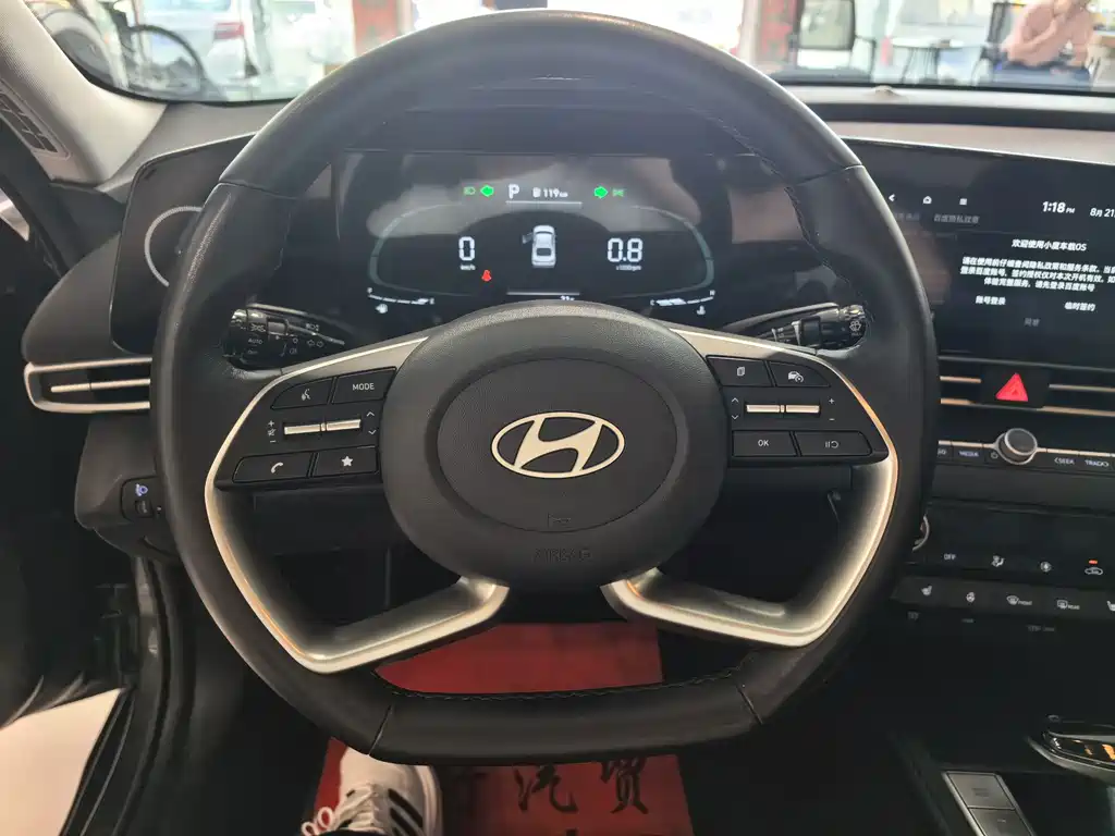 Hyundai Elantra — миниатюра 8