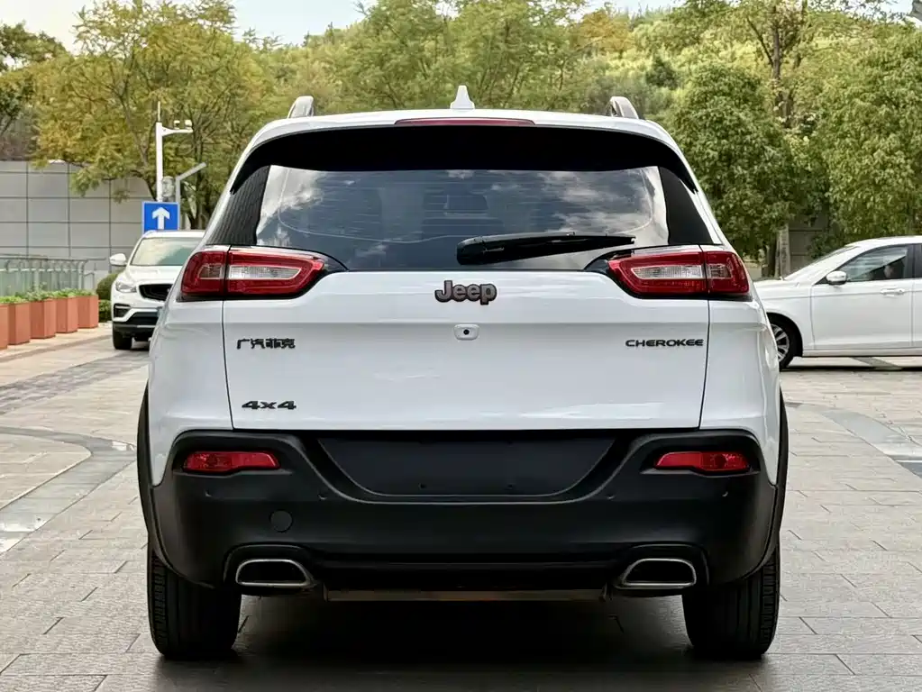 Jeep Cherokee — миниатюра 8