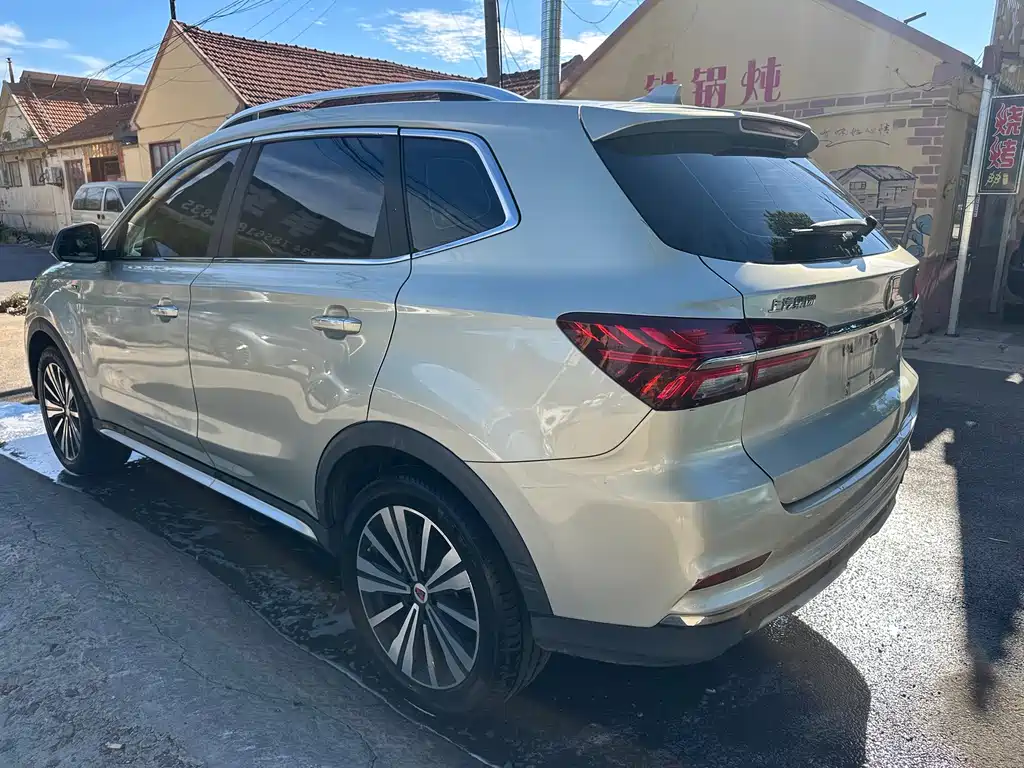 Roewe RX5 New Energy — миниатюра 7