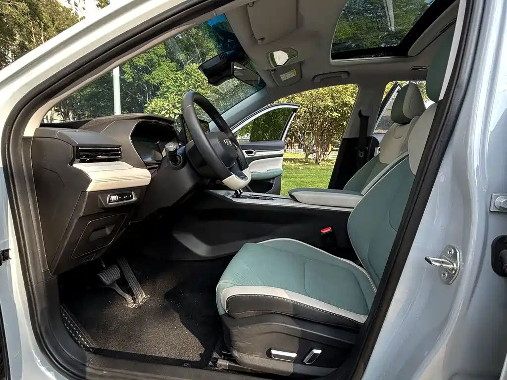 Geely L HiP — миниатюра 7