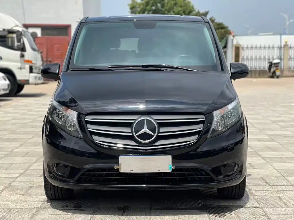 Mercedes-Benz Vito 2021 2.0T Elite 7 мест