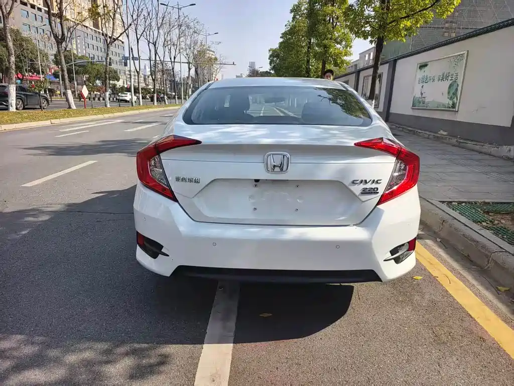 Honda Civic — миниатюра 5