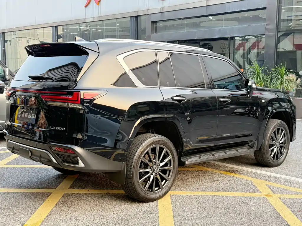 Lexus LX — миниатюра 5