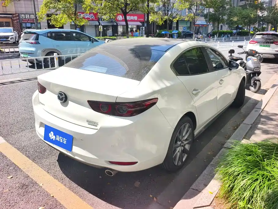 Mazda 3 Axela — миниатюра 3