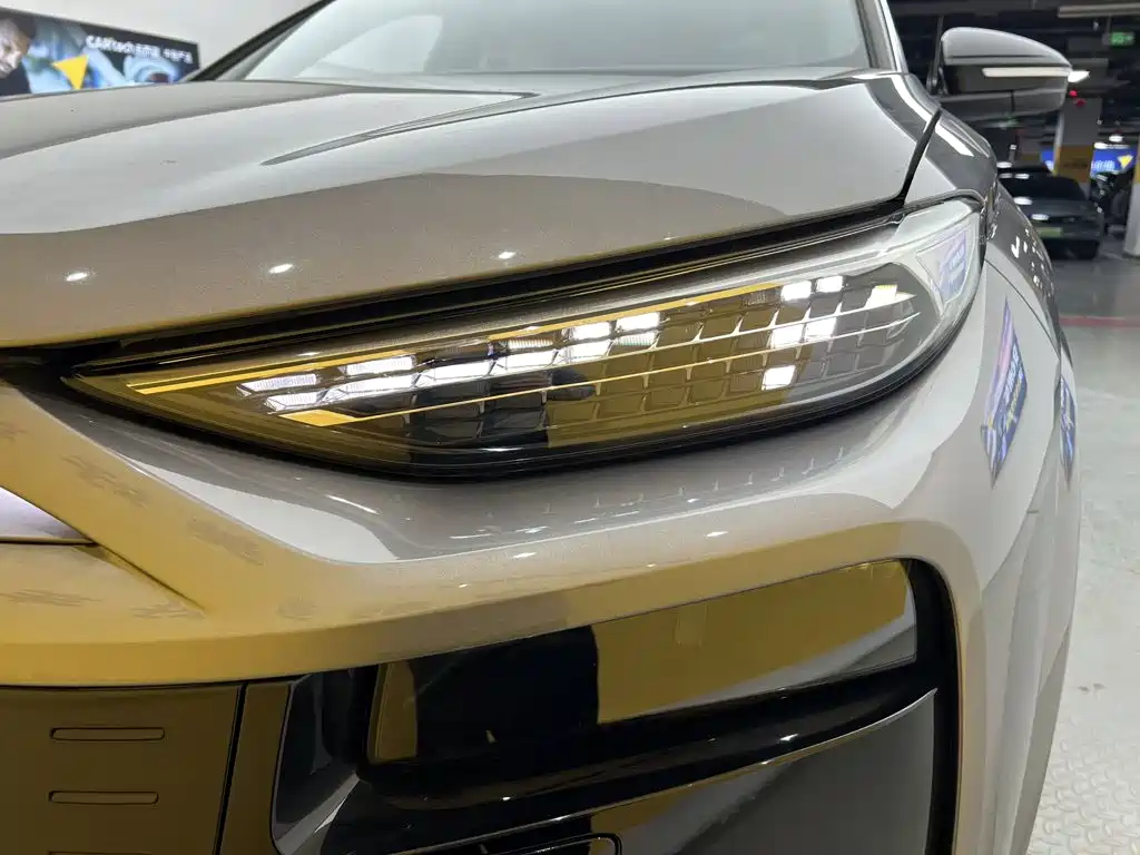 Audi Q6L e-tron — миниатюра 8