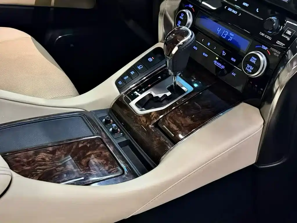 Toyota Alphard 2020 2.5L Luxury