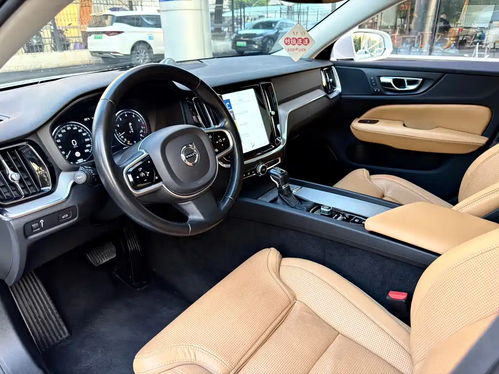 Volvo V60 — миниатюра 10