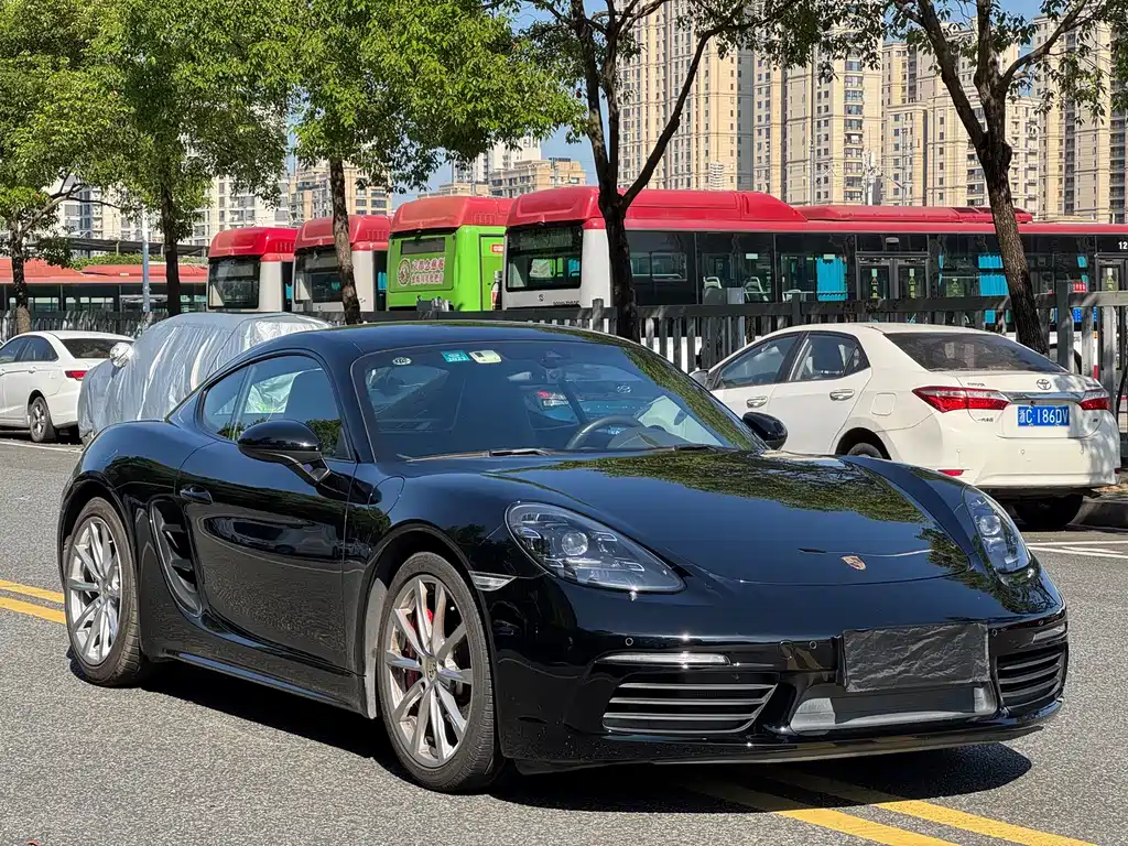 Купить Porsche 718
