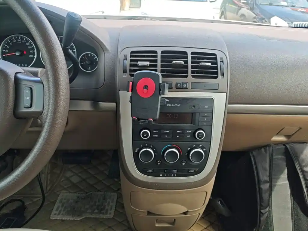 Buick GL8 — миниатюра 13
