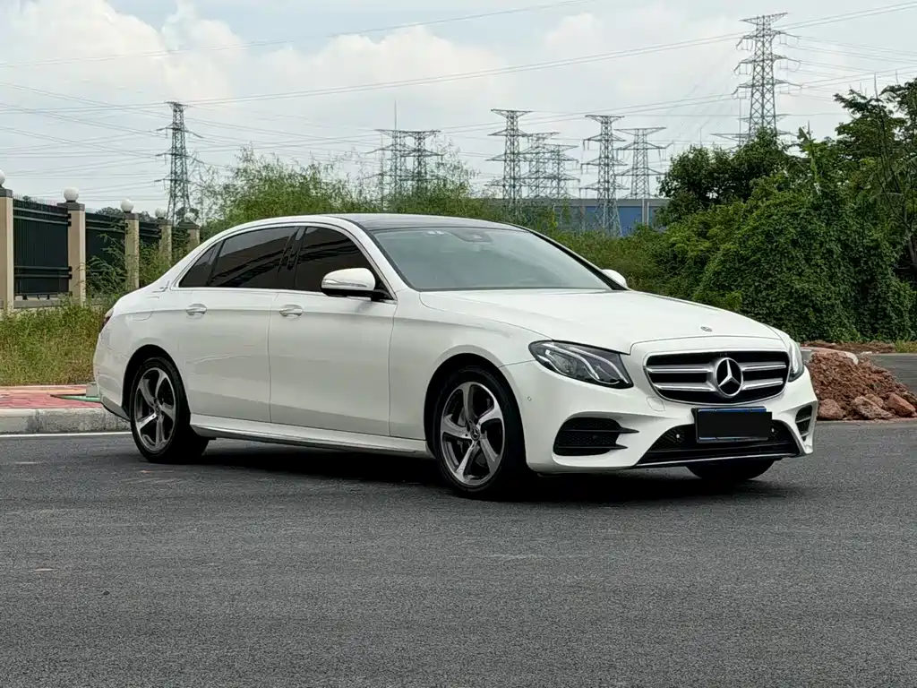 Mercedes-Benz E-Class — миниатюра 3