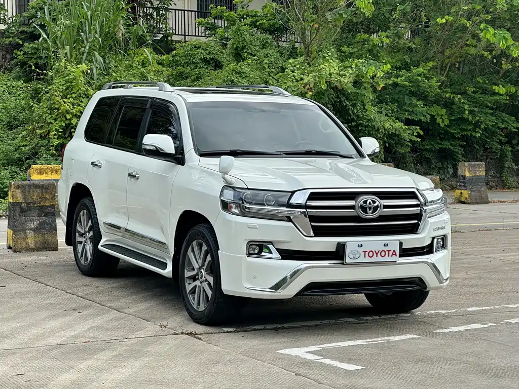 Toyota Land Cruiser 2018 4.6L AT
