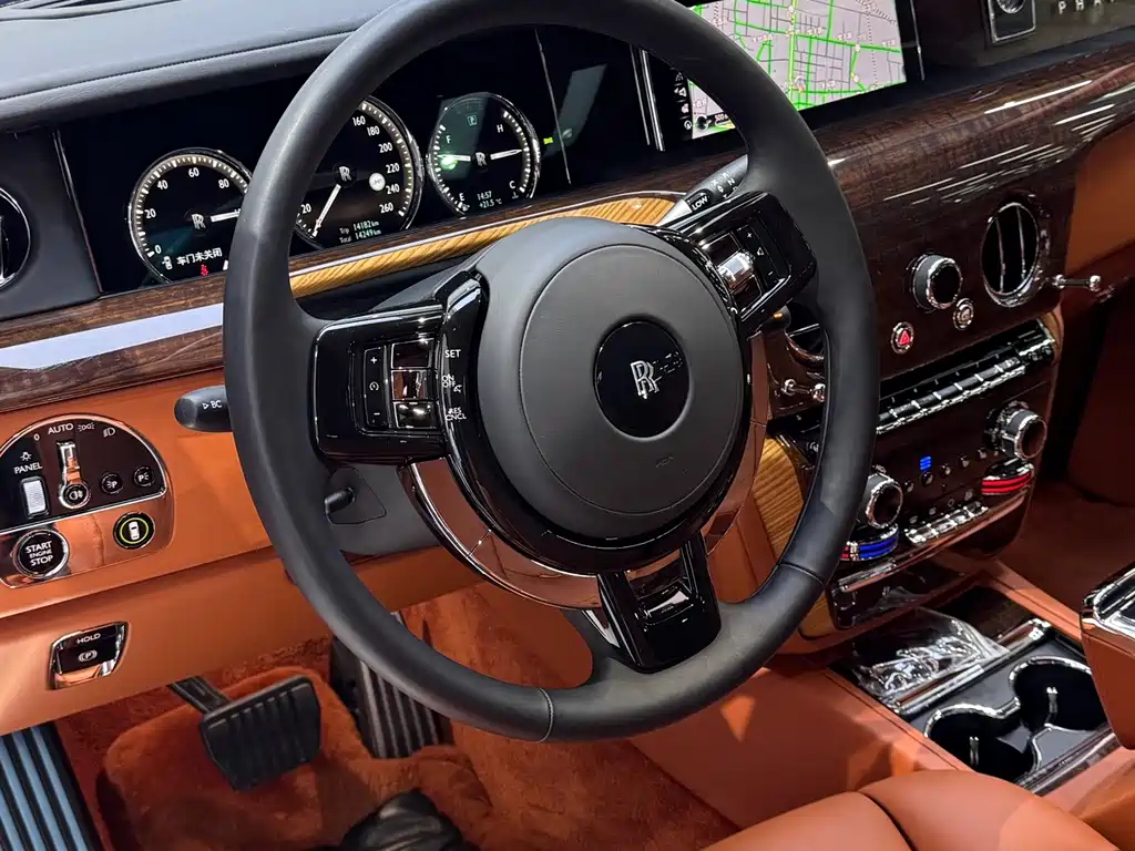 Rolls-Royce Phantom — миниатюра 11