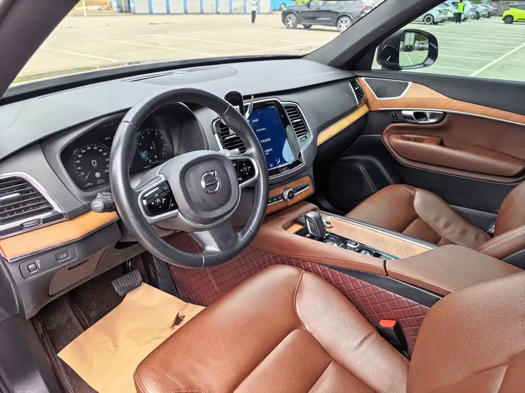 Volvo XC90 — миниатюра 13